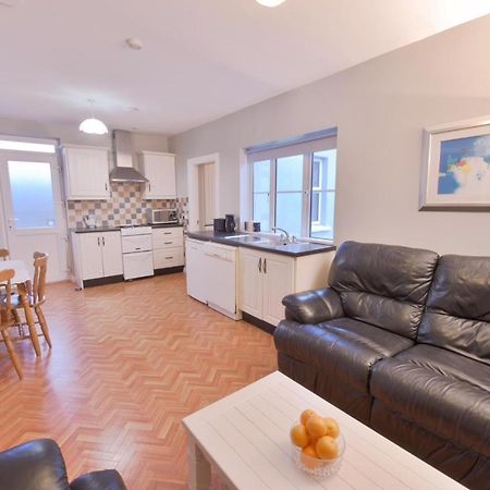 Ocean Breeze Apartment Lahinch Kültér fotó